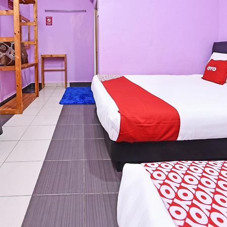 Oyo 90561 Awan Biru Motel Pantai Cenang  Exterior foto