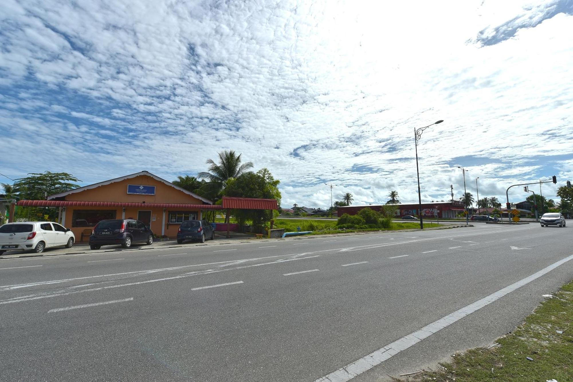 Oyo 90561 Awan Biru Motel Pantai Cenang  Exterior foto